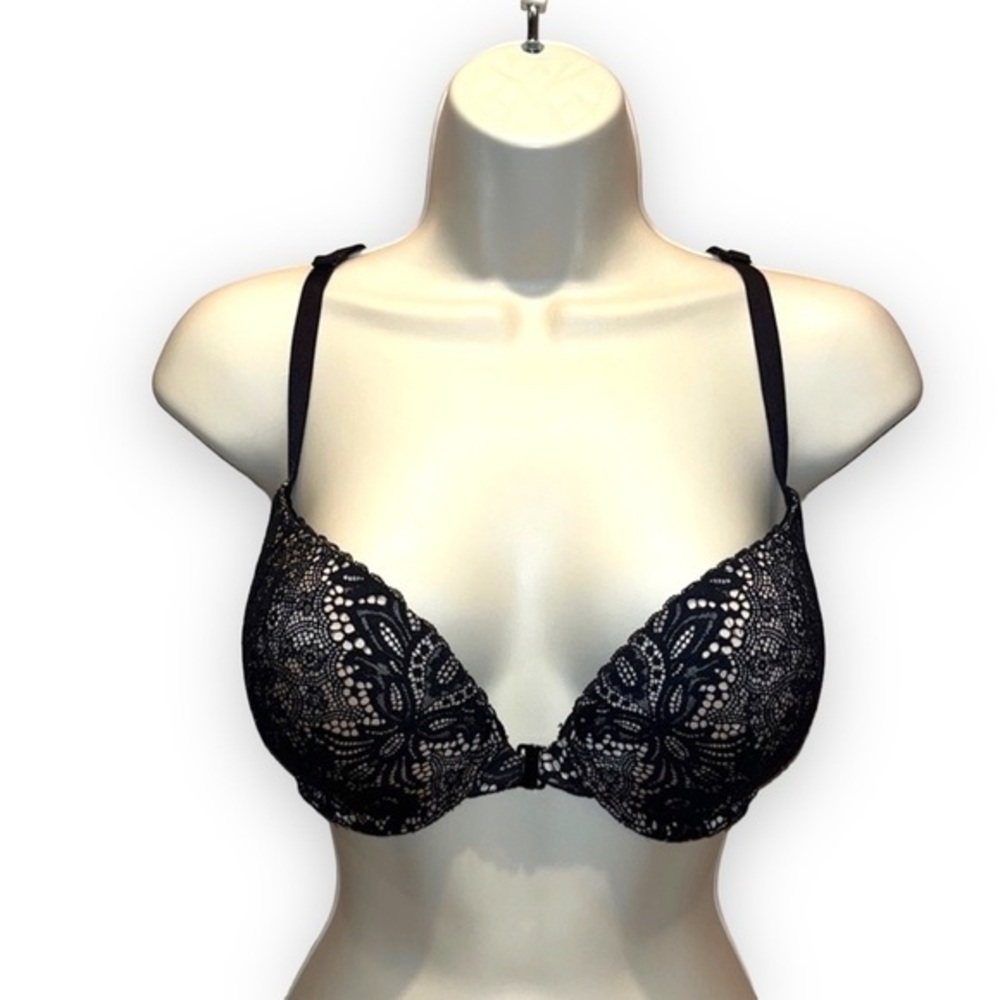 Victoria’s Secret 32DD Very Sexy Push Up Front Hook Underwire Black Lace Bra